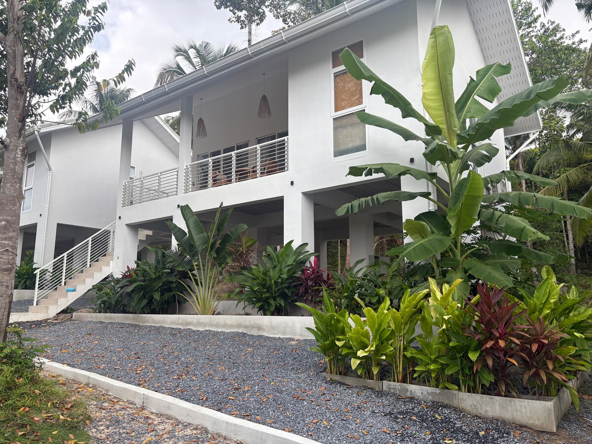 Villa 2 Aquarius Villas