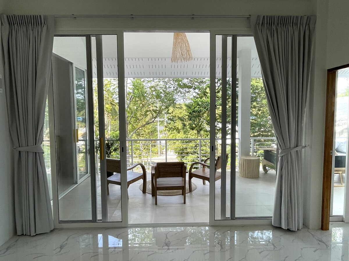 Villa 2 photograph 5